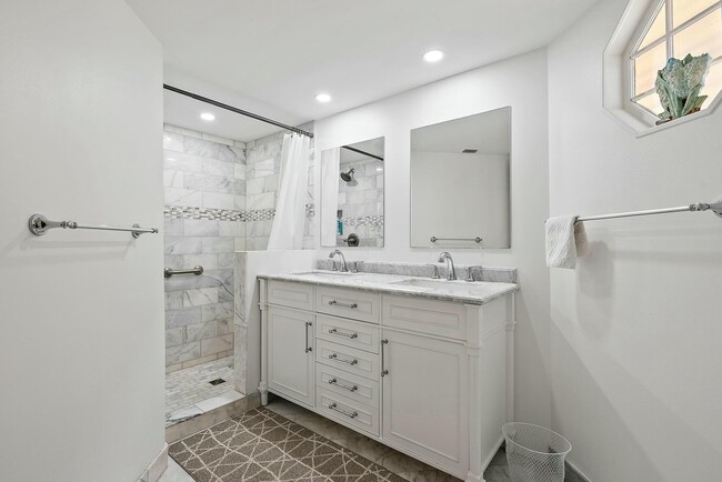 Building Photo - 213 Seabreeze Cir