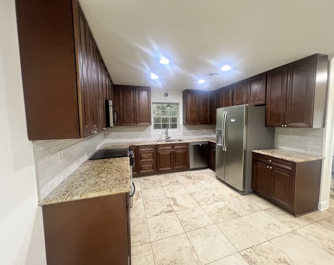 Building Photo - 403 Yvette Marie Dr