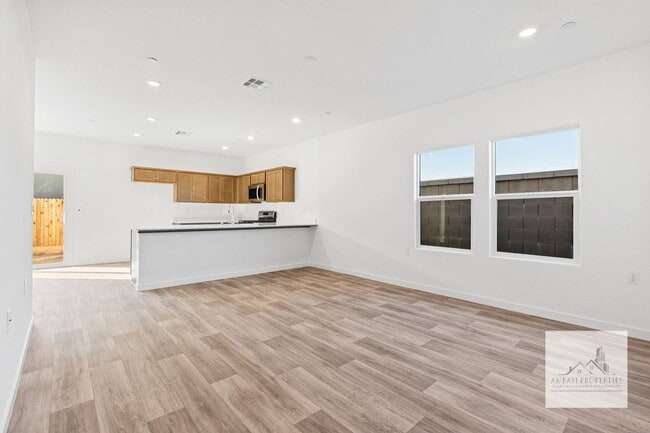 Building Photo - Brand New home in Clovis Unified School District with Solar!