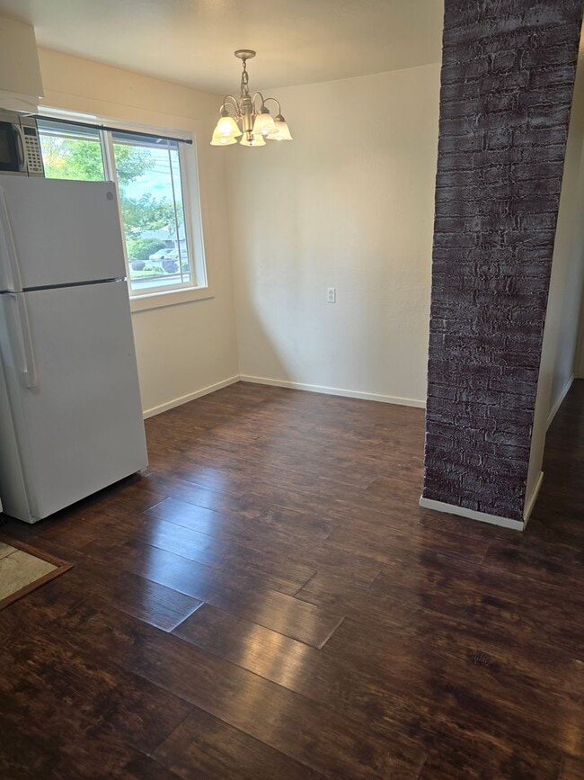 Building Photo - 3 bed 2 bath Family Home for Rent in Grant...