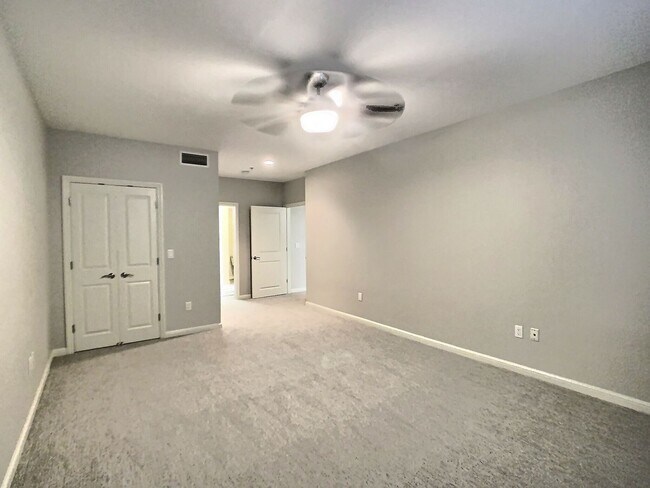 Building Photo - Huge 2 Bedroom/2 Bath Condo at Park Townsend in Downtown San Jose