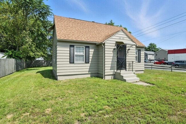 Building Photo - 1118 Boston Rd