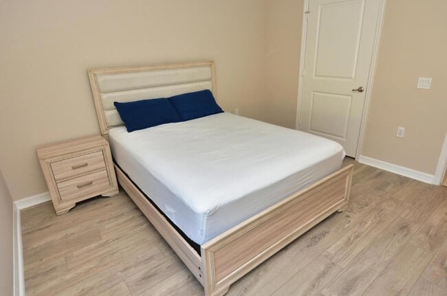 Building Photo - 3524 Carriage Pointe Cir