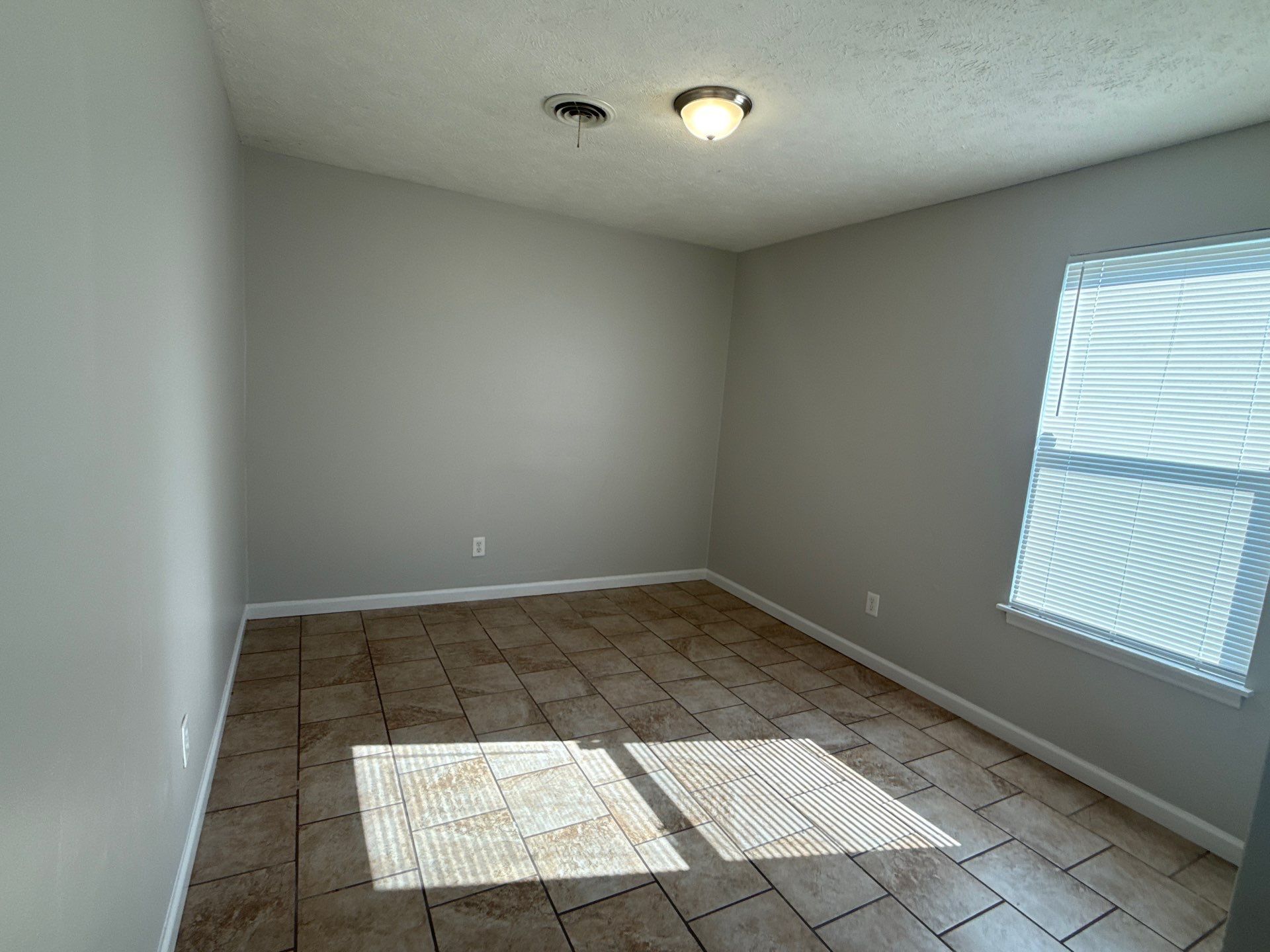 Building Photo - 16 Markwest Cv