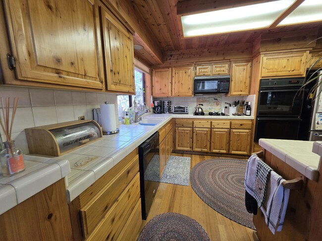 Building Photo - 1921 Bernina Dr