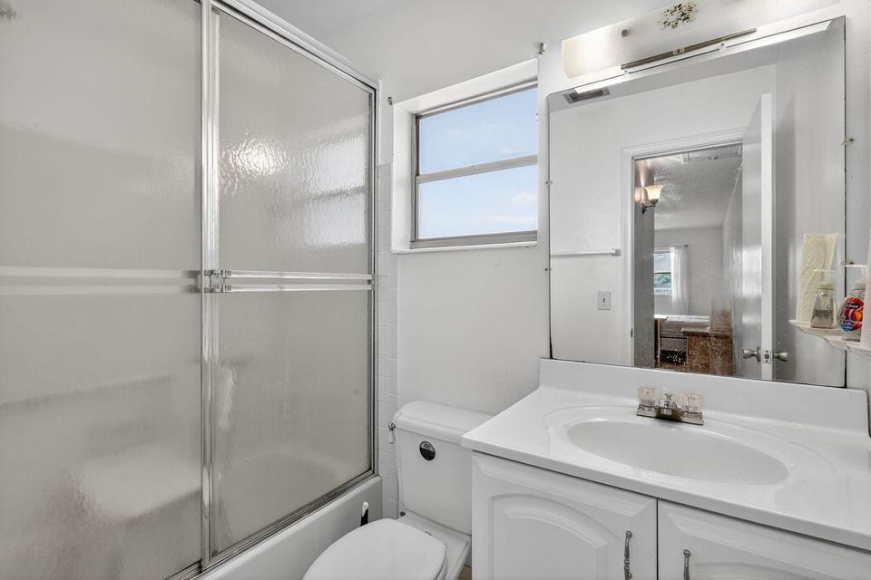 Building Photo - 2152 NE 1st Way