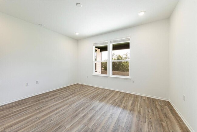 Building Photo - 201 Coachsmith St