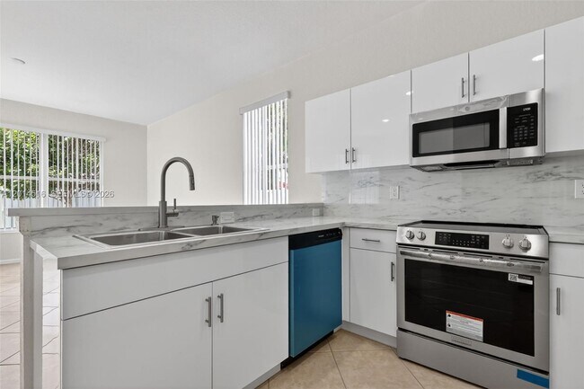 Building Photo - 16398 SW 27th St