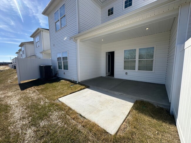 Building Photo - BRAND NEW 4 Bed 3.5 Bath Townhome Near The...