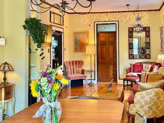 Primary Photo - Charming Furnished Home in Downtown Boulder