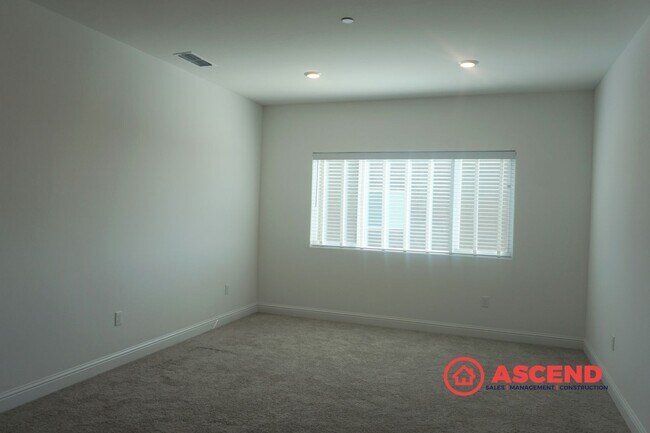 Building Photo - MOVE-IN SPECIAL: $500 Off Your First Month’s Rent! Beautiful home available in the desirable Goss...