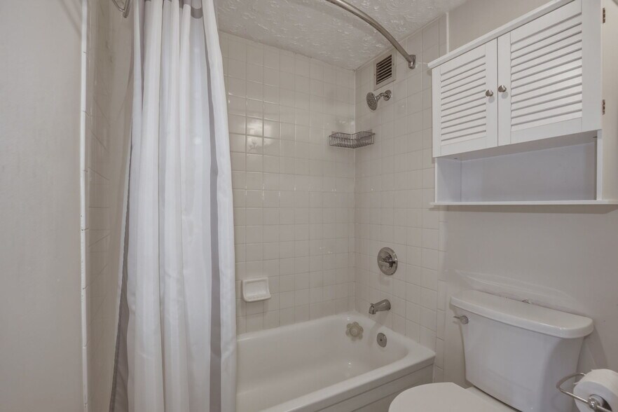 Building Photo - 1101 3rd St SW