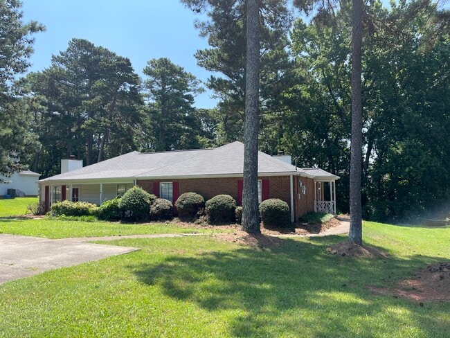 Building Photo - 668 Greenvale Rd