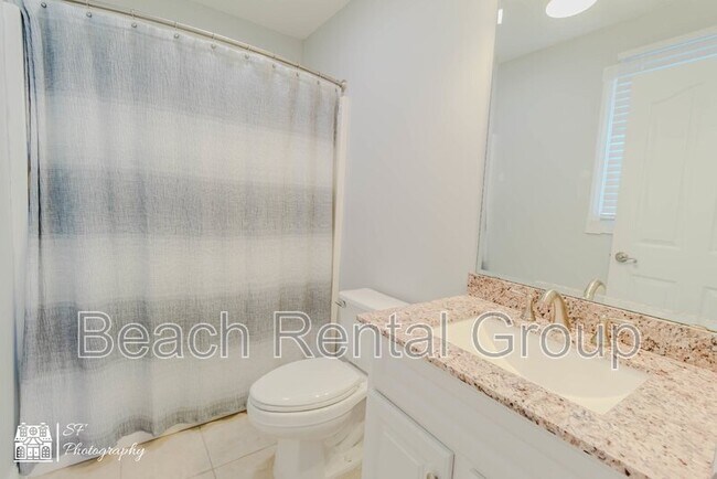 Building Photo - 516 Hillside Dr S