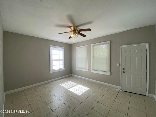 Building Photo - 2671 Forbes St