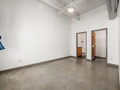 Building Photo - 769 N High St