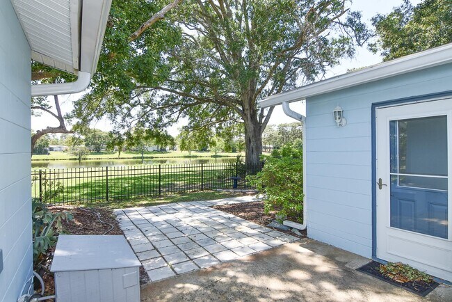 Building Photo - 919 Viscaya Blvd