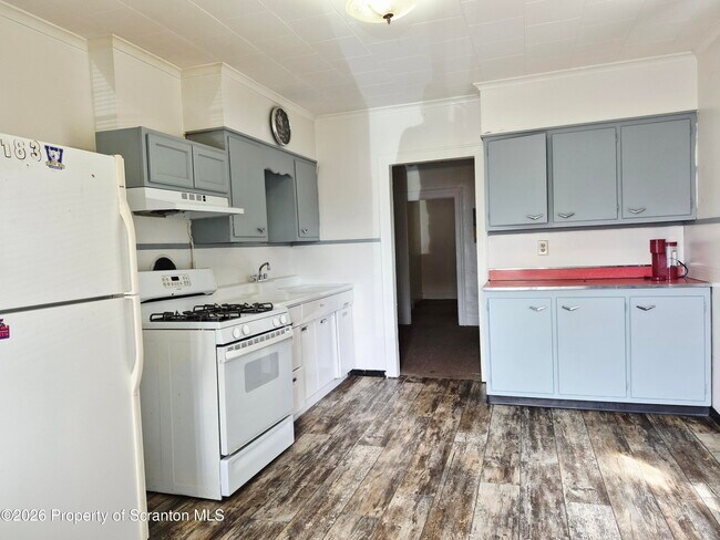 Building Photo - 68 Green Pl