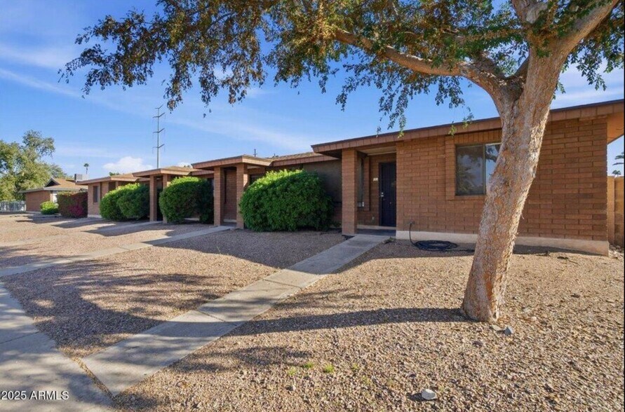 Building Photo - 5825 E University Dr