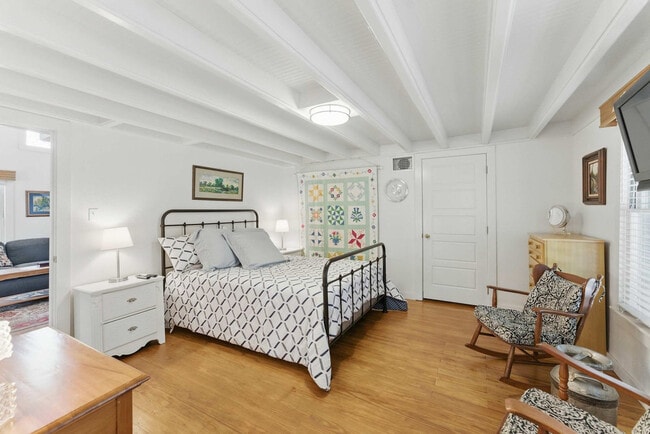 Building Photo - 175 Fredericksburg Rd