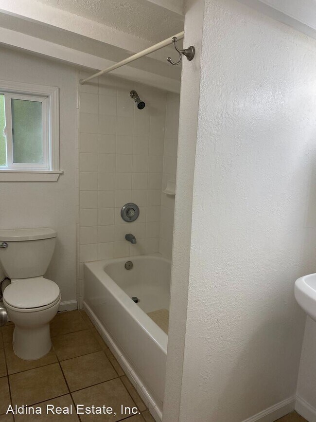 Building Photo - Studio, 1 bath House - 2736 Freedom Blvd.