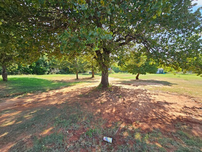 Building Photo - 21387 Fir Ln