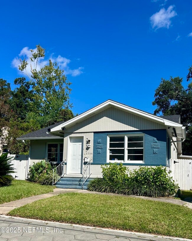 Primary Photo - 2755 Green St