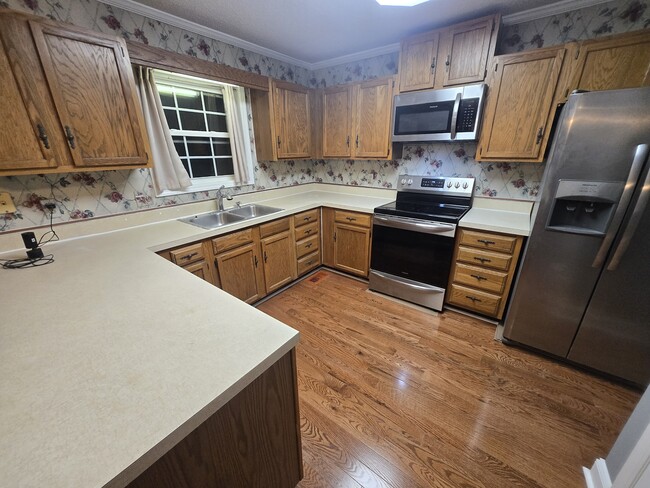 Building Photo - 8610 Haw River Rd