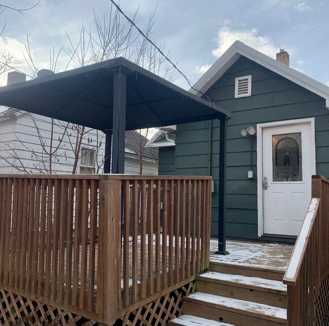 Building Photo - 317 5th Ave