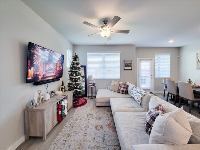 Building Photo - 710 Seafoam Ln