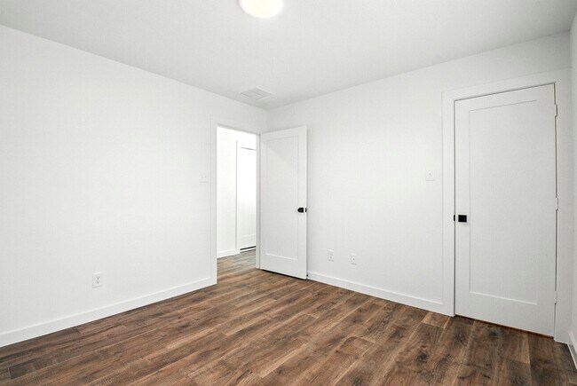 Building Photo - 1852 Dry Cherry Ln