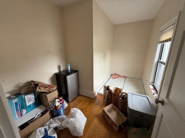 *Pictures are representative samples of the advertised unit. In some cases, the actual units you tou - 67 Allston St