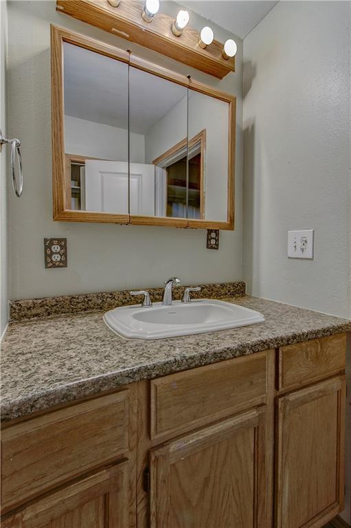 Building Photo - 607 E 15th St