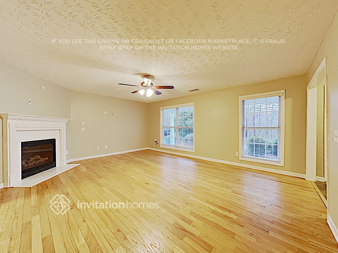 Building Photo - 690 Castlebrooke Dr SE