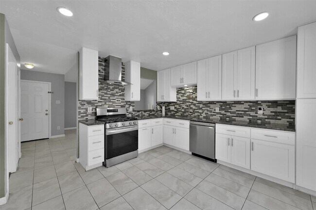 Building Photo - 18142 Westlock Ct