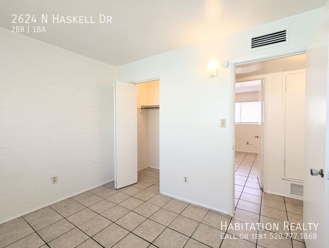 Building Photo - 2624 N Haskell Dr