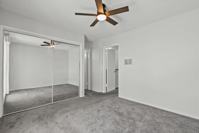 Building Photo - 15286 Sutton St