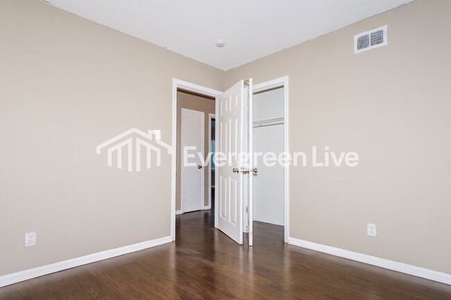 Building Photo - 1633 Puryear Rd