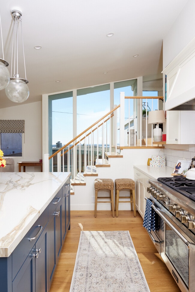 Building Photo - 14 Westwind St