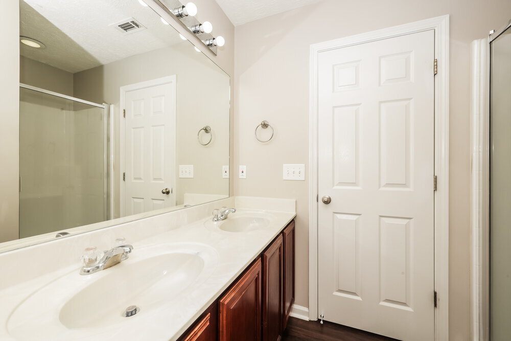 Building Photo - 608 Elderberry Way