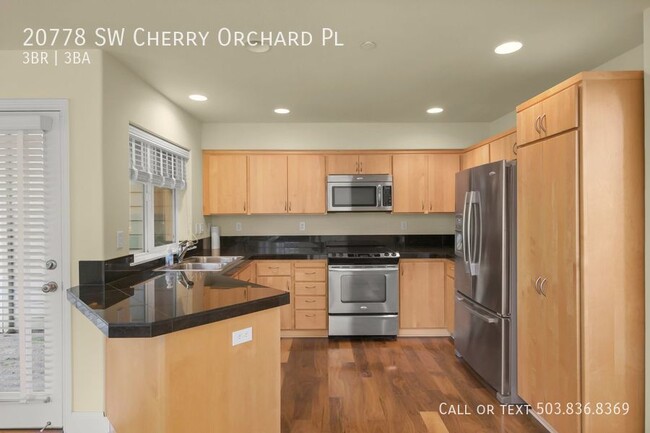 Building Photo - Upscale Townhome in Sherwood