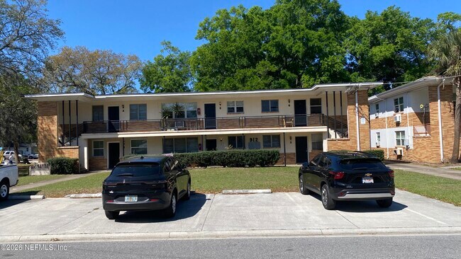 Building Photo - 912 Arco Dr