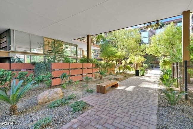 Building Photo - 7121 E Rancho Vista Dr