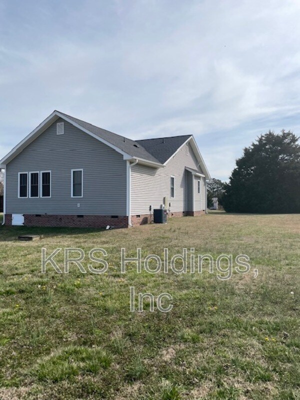 Building Photo - 1617 Mudham Rd