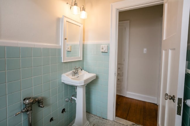 Building Photo - 127 Seward Ave