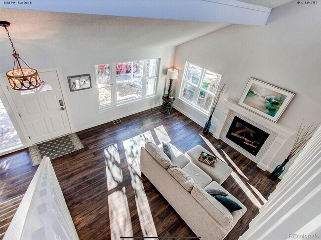 Building Photo - Beautiful Open & Remodeled 5 Bedroom Home ...