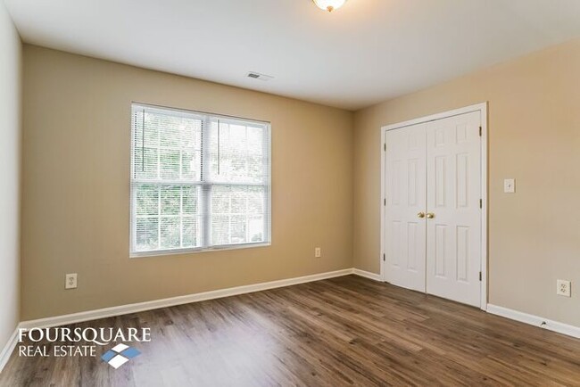 Building Photo - Single Family House | 1st floor Bedroom | ...