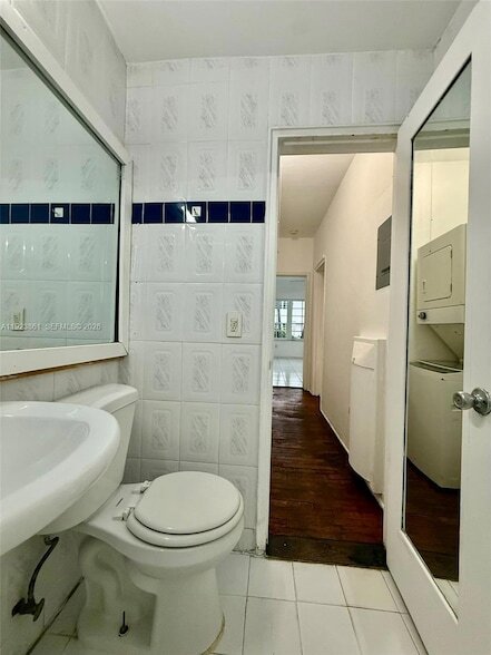 Building Photo - 610 12th St