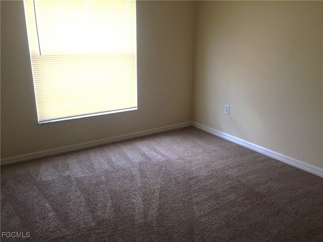 Building Photo - 2020 NW Juanita Pl