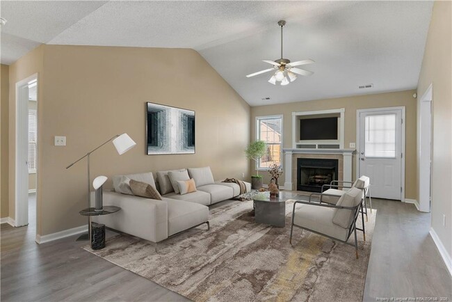 Building Photo - 1456 Middlesbrough Dr